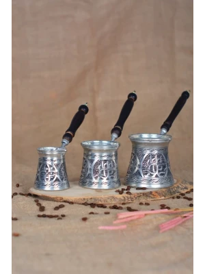 BAKIR CEZVE SETİ AHŞAP SAPLI TUĞRALI İ (2-4-6 KİŞİLİK) GÜMÜŞ RENK