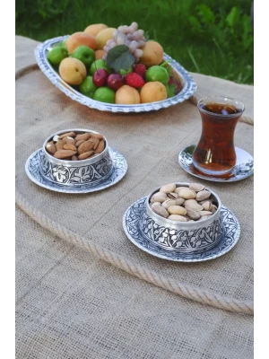 BAKIR ÇEREZLİK OYMA NAKIŞLI TABAKLI 2Lİ SET 4 PARÇA GÜMÜŞ RENK