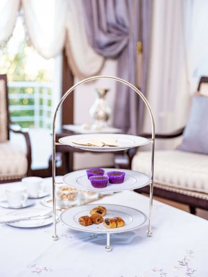 GÜMÜŞ KAPLAMA ÜÇ KATLI ETEJER SUNUMLUK (GÜMÜŞ RENK)