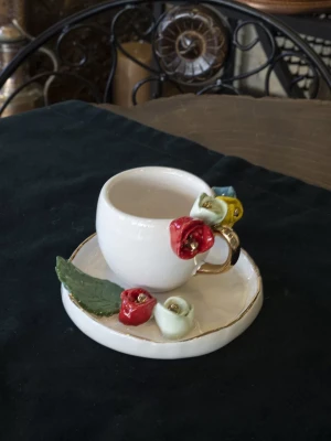 Seramik Fincan Gül Figürlü Model