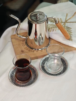 BAKIR ÇAY TABAĞI OYMA NAKIŞLI MODEL GÜMÜŞ RENK