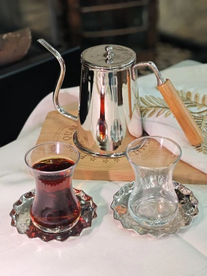 BAKIR ÇAY TABAĞI DALGALI MODEL KÜÇÜK BOY GÜMÜŞ RENK