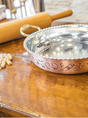 BAKIR TAVA OYMA NAKIŞLI FIRFIRLI TAVA MAT BAKIR RENK 23 CM