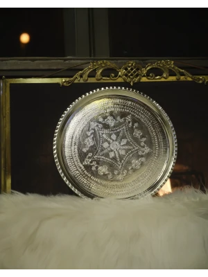 BAKIR TEPSİ YUVARLAK DESENLİ MODEL GÜMÜŞ RENK 39CM