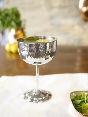 BAKIR ŞARAP KADEHİ ÇEKİÇ DÖVMELİ GÜMÜŞ RENK