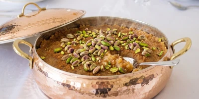 Lezzetin Gelenekle Buluşması: Bakır Tavada Tam Kıvamında İrmik Helvası