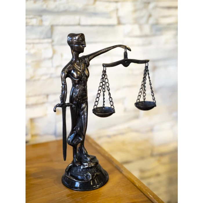 PİRİNÇ DÖKÜM ADALET HEYKELİ (THEMIS HEYKELİ) OKSİT RENK