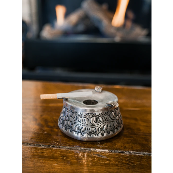 Bakır Kül Tablası Kabartmalı Model Gümüş Renk