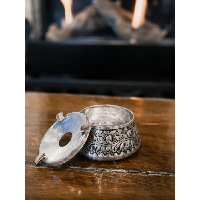 Bakır Kül Tablası Kabartmalı Model Gümüş Renk