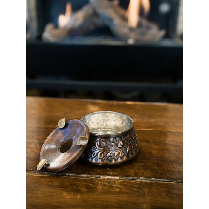 Bakır Kül Tablası Kabartmalı Model Oksit Renk