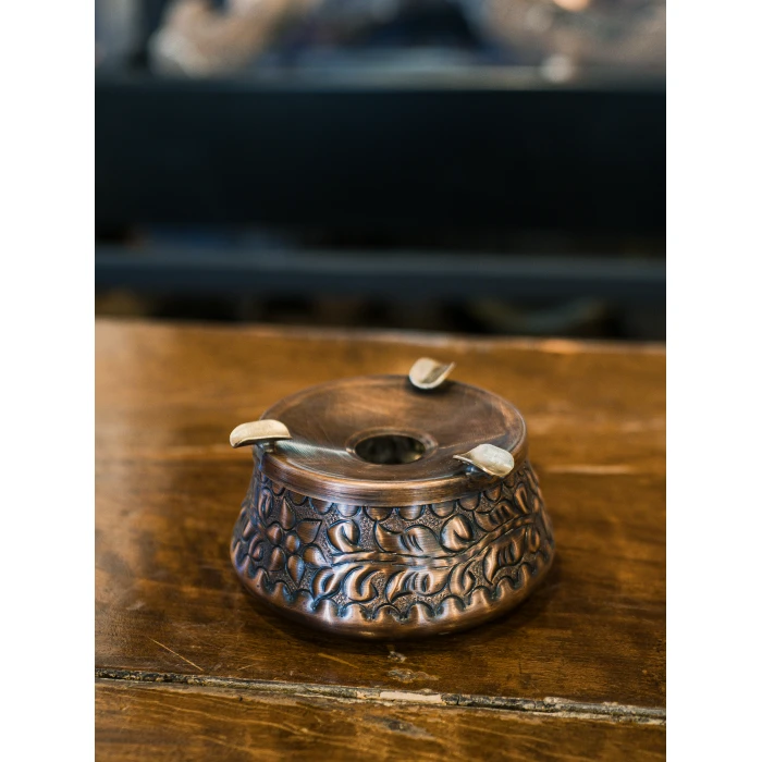 Bakır Kül Tablası Kabartmalı Model Oksit Renk