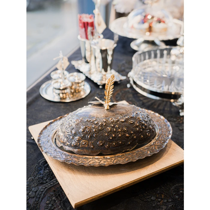 BAKIR SUNUMLUK KAPAKLI OVAL DESEN KABARTMALI OKSİT RENK 35 CM