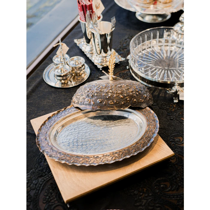 BAKIR SUNUMLUK KAPAKLI OVAL DESEN KABARTMALI OKSİT RENK 35 CM