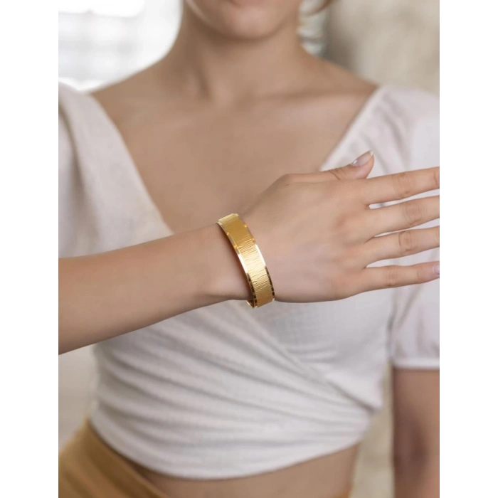 Yiğitbaşı Gold 22 Ayar İşçiliksiz Ağaç Kabuğu 15mm Şarnel Bilezik 3214